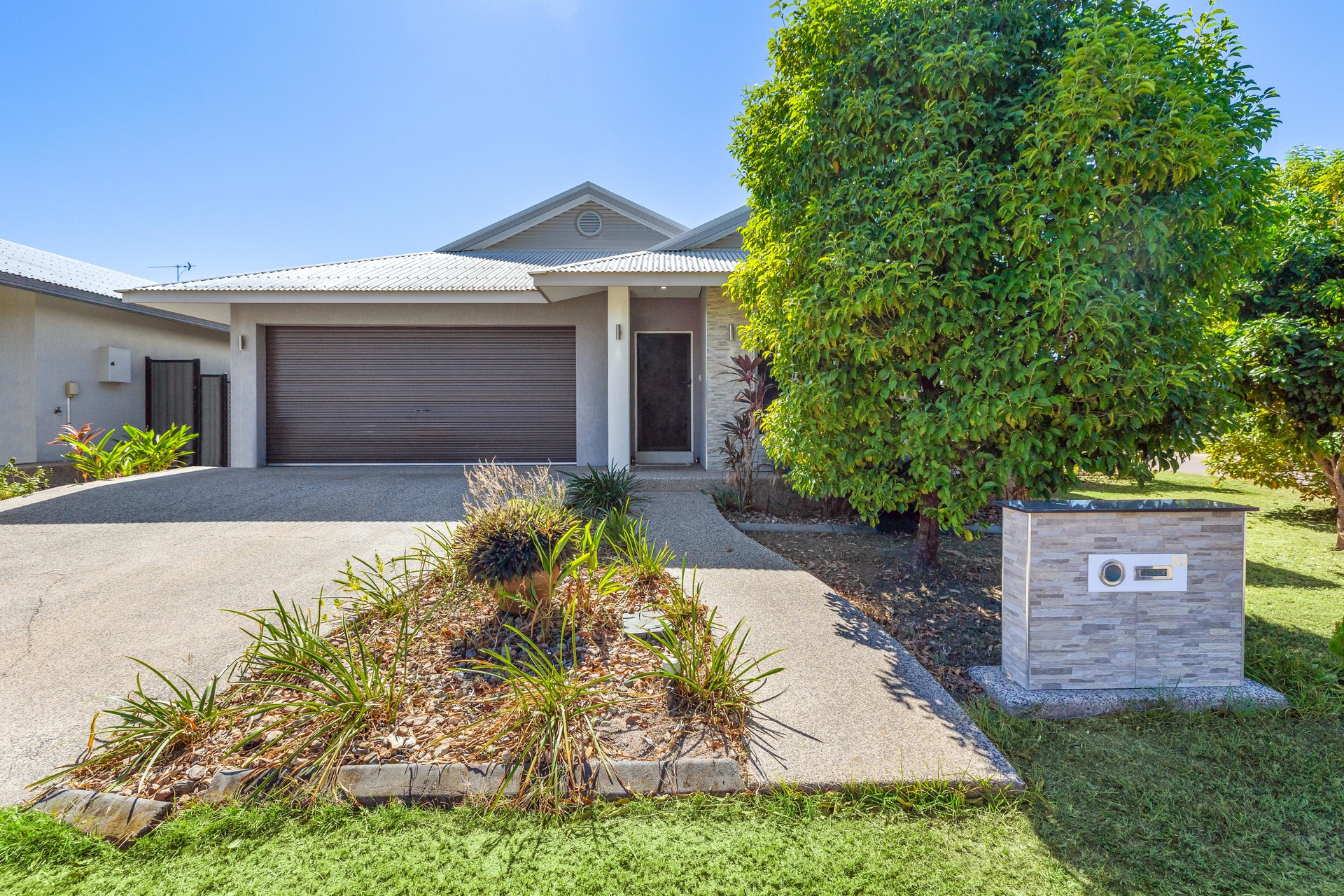 1P0132 Zuccoli 2025 04 15 104300 Properties