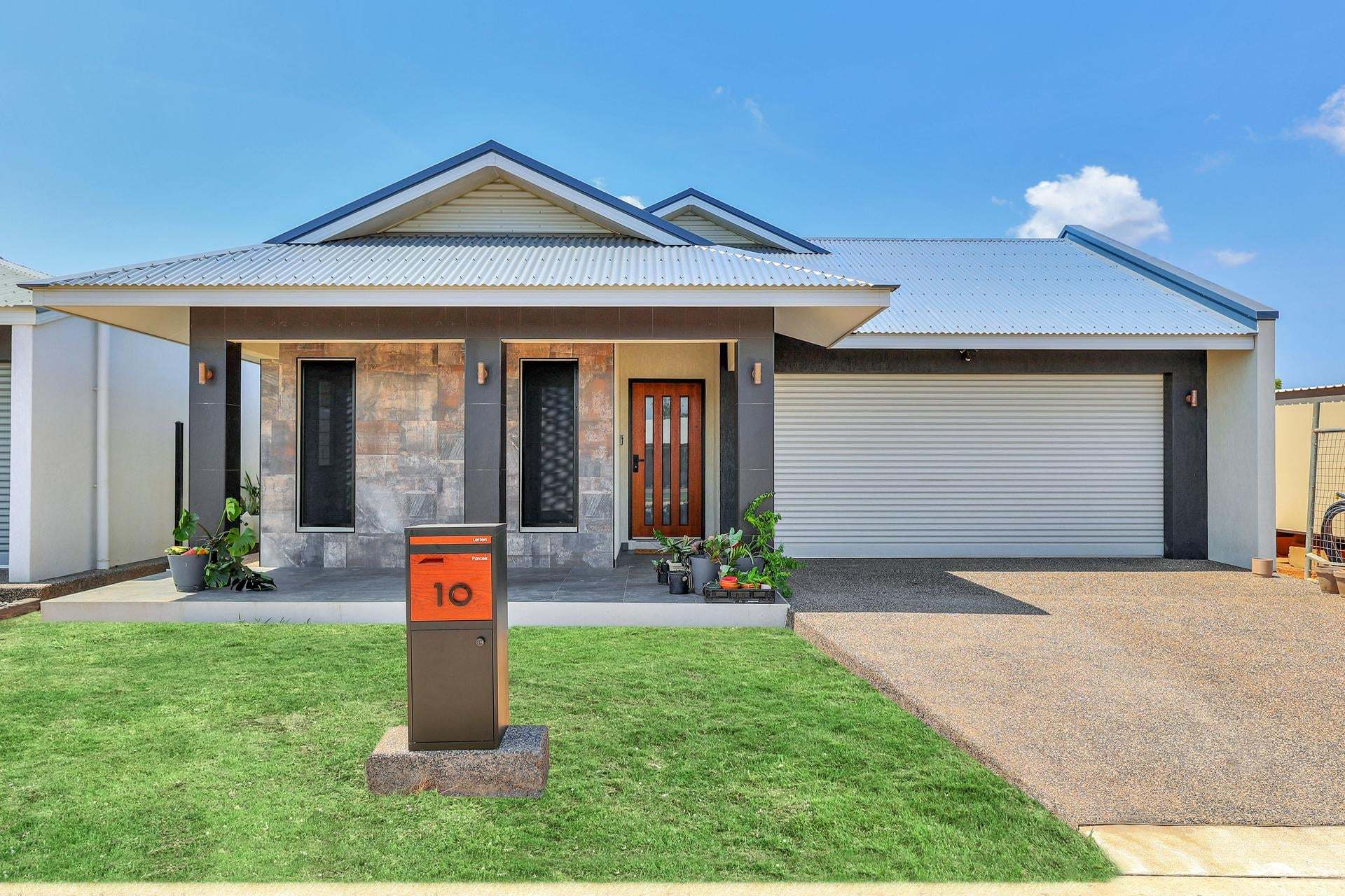 1P0218 Zuccoli 2022 12 20 154021 10 Peaflower Street, Zuccoli NT 0832